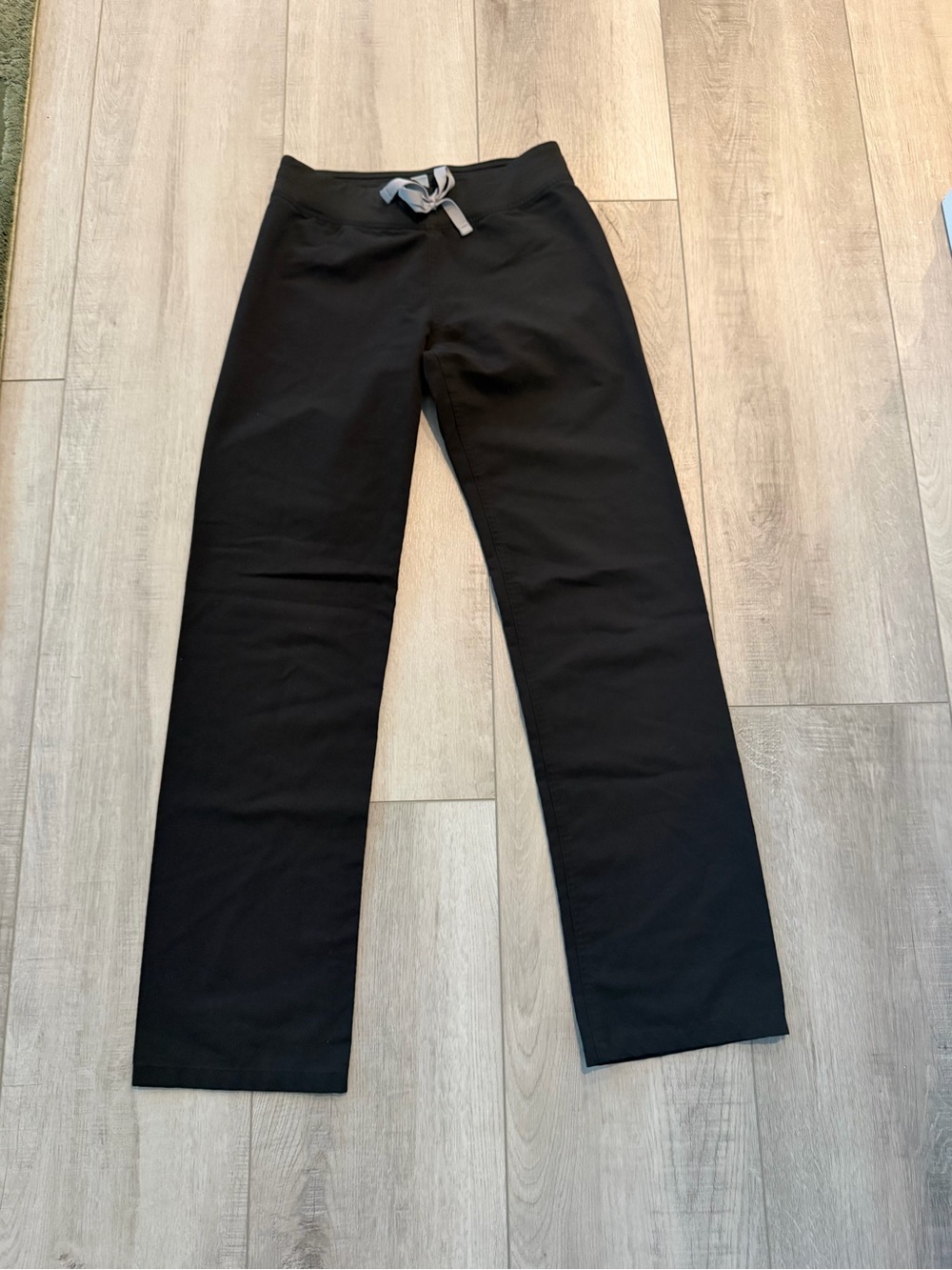 Women’s Figs Livingston Scrub Pants in Black - Size XXS